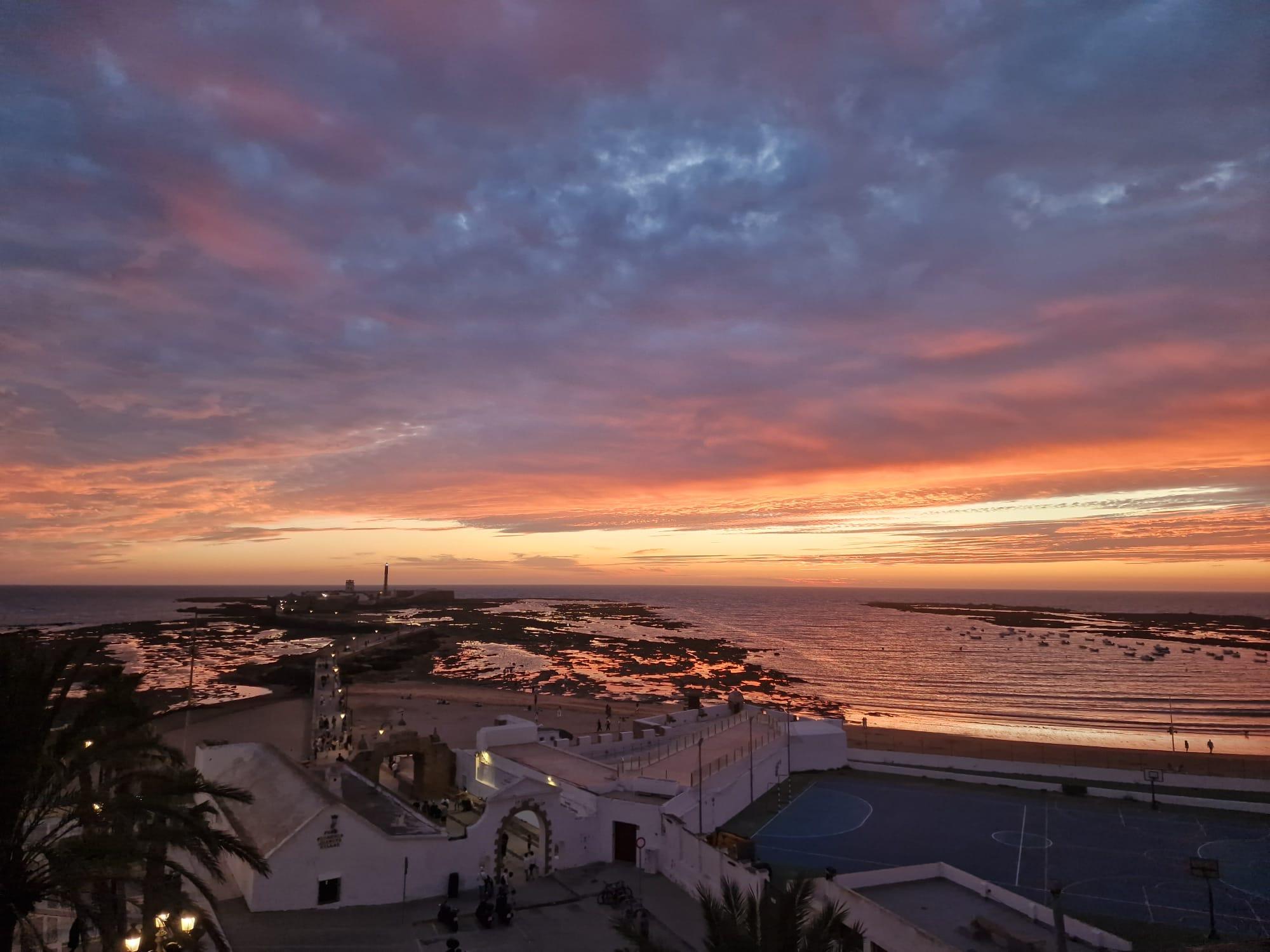 Imagen 4 Piso en venta en Cádiz / Cerca de la playa de la caleta