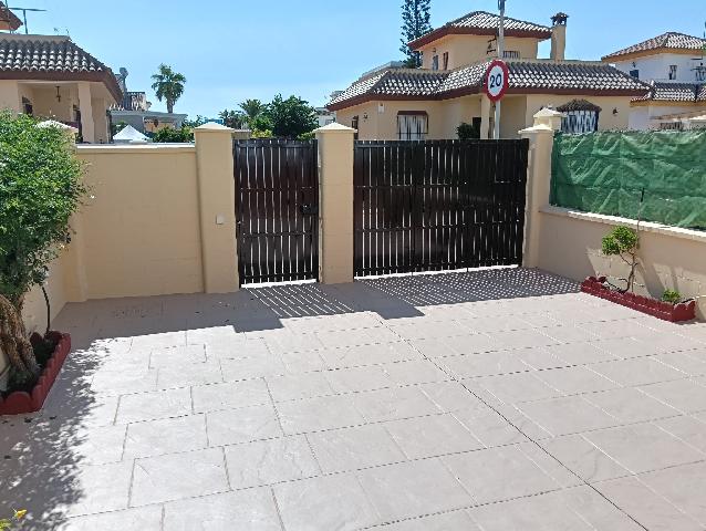 Imagen 2 Inmueble 304538 - Casa en venta en Chipiona / Cerca de la Playa de Camarón