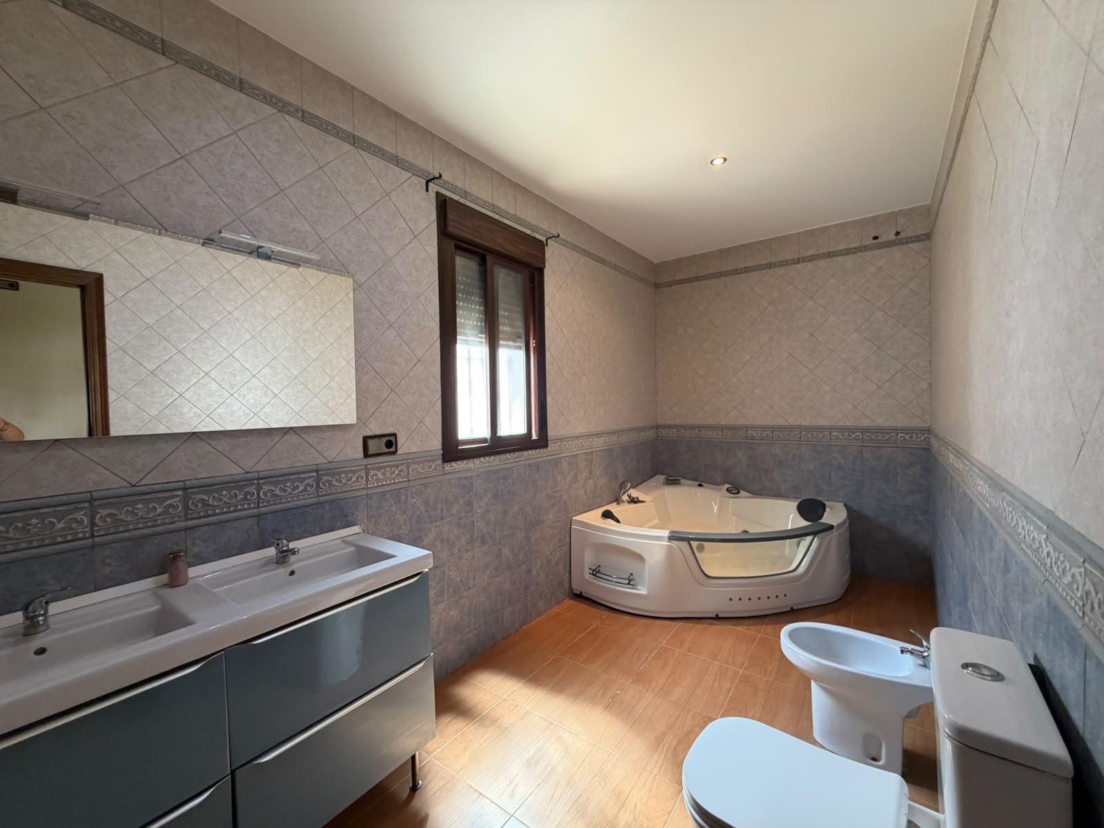 Imagen 9 Casa en venta en Chiclana De La Frontera / Cerca del Family Cash