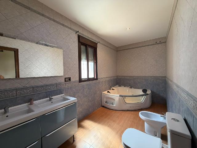 Imagen 9 Inmueble 304771 - Casa en venta en Chiclana De La Frontera / Cerca del Family Cash