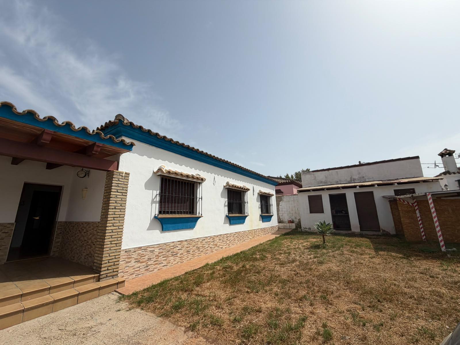 Imagen 4 Casa en venta en Chiclana De La Frontera / Cerca del Family Cash