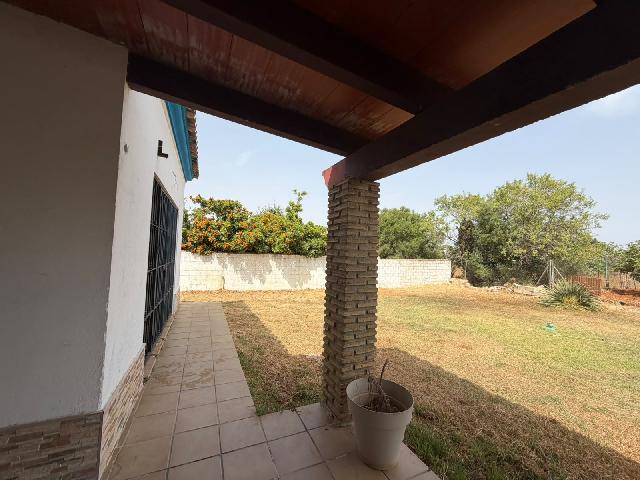 Imagen 1 Inmueble 304771 - Casa en venta en Chiclana De La Frontera / Cerca del Family Cash