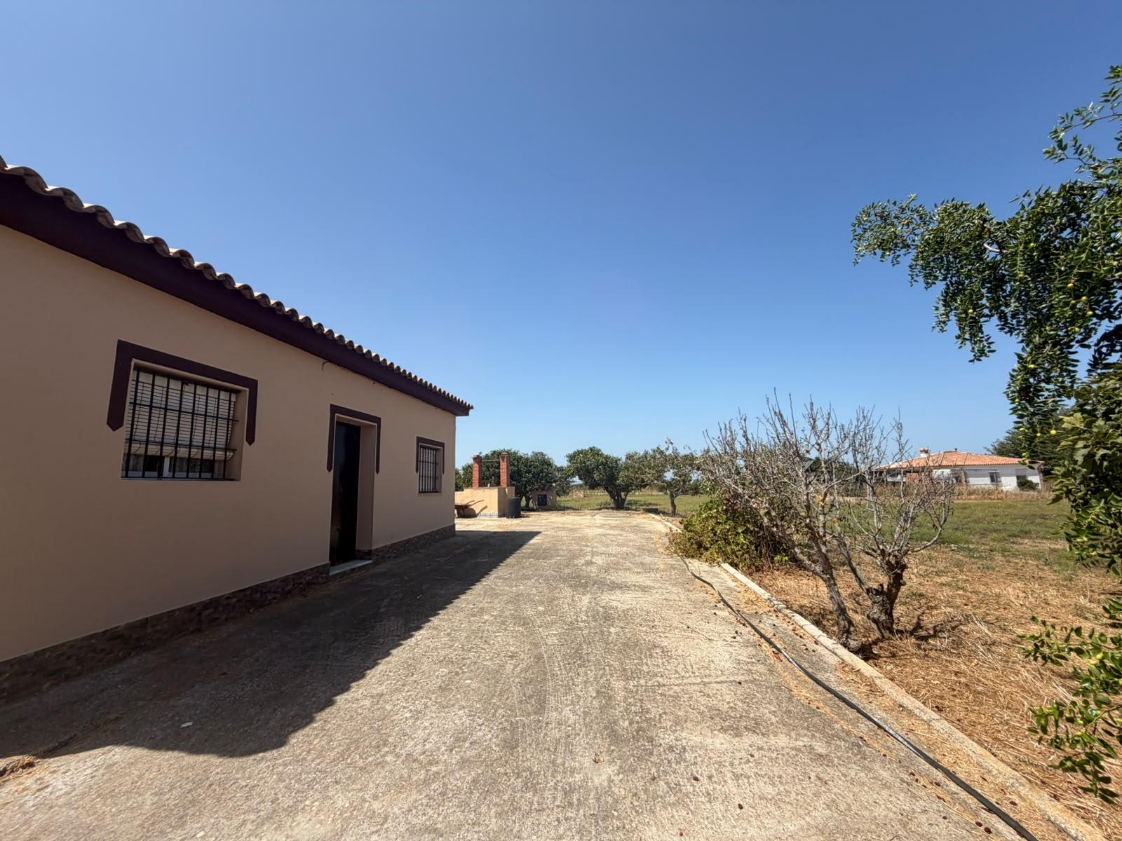 Imagen 7 Casa Rústica en venta en Chiclana De La Frontera / Cerca de la venta la Raya