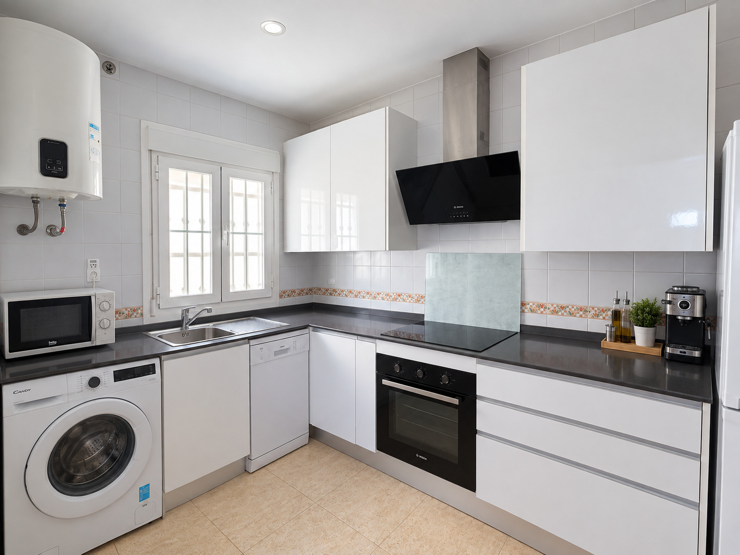 Imagen 2 Piso en venta en Chiclana De La Frontera / Cerca de la parada del tranvía Reyes Católicos