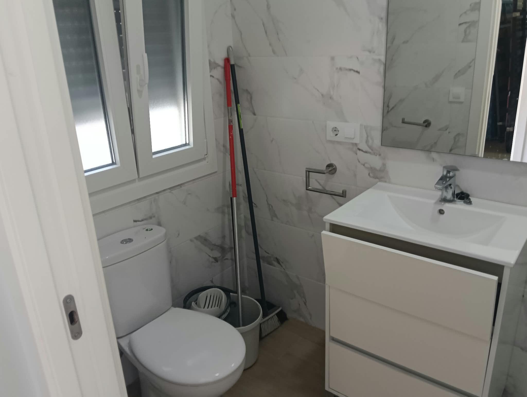 Imagen 10 Planta Baja en venta en Cádiz / A 130 metros del corte ingles Bahia de Cadiz