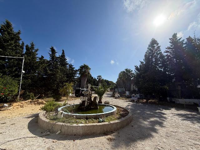 Imagen 2 Inmueble 305703 - Casa en venta en Chiclana De La Frontera / Junto a Moneleg en carretera Fuente Amarga