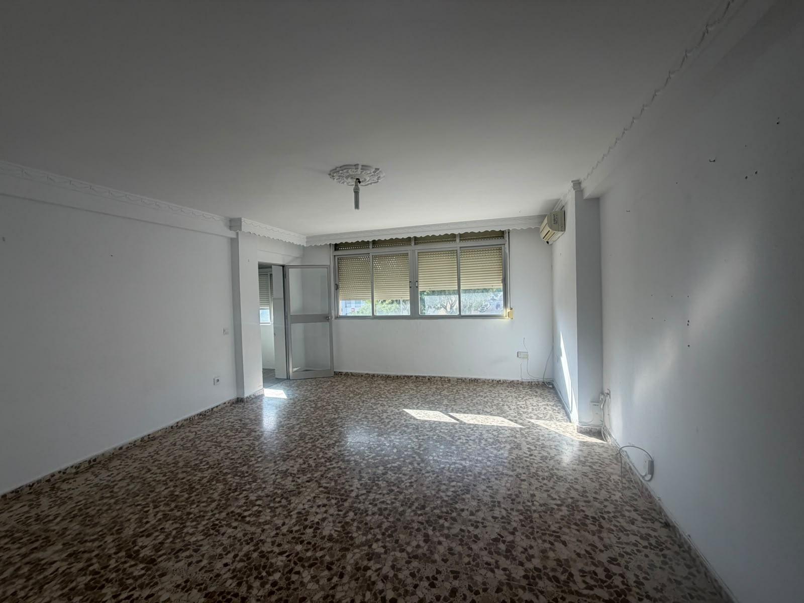 Imagen 3 Piso en venta en San Fernando / Cerca del colegio Puente Zuazo