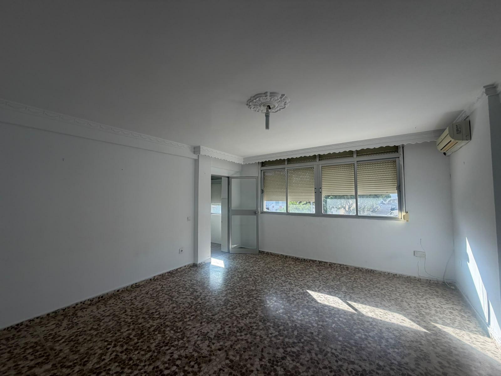 Imagen 2 Piso en venta en San Fernando / Cerca del colegio Puente Zuazo