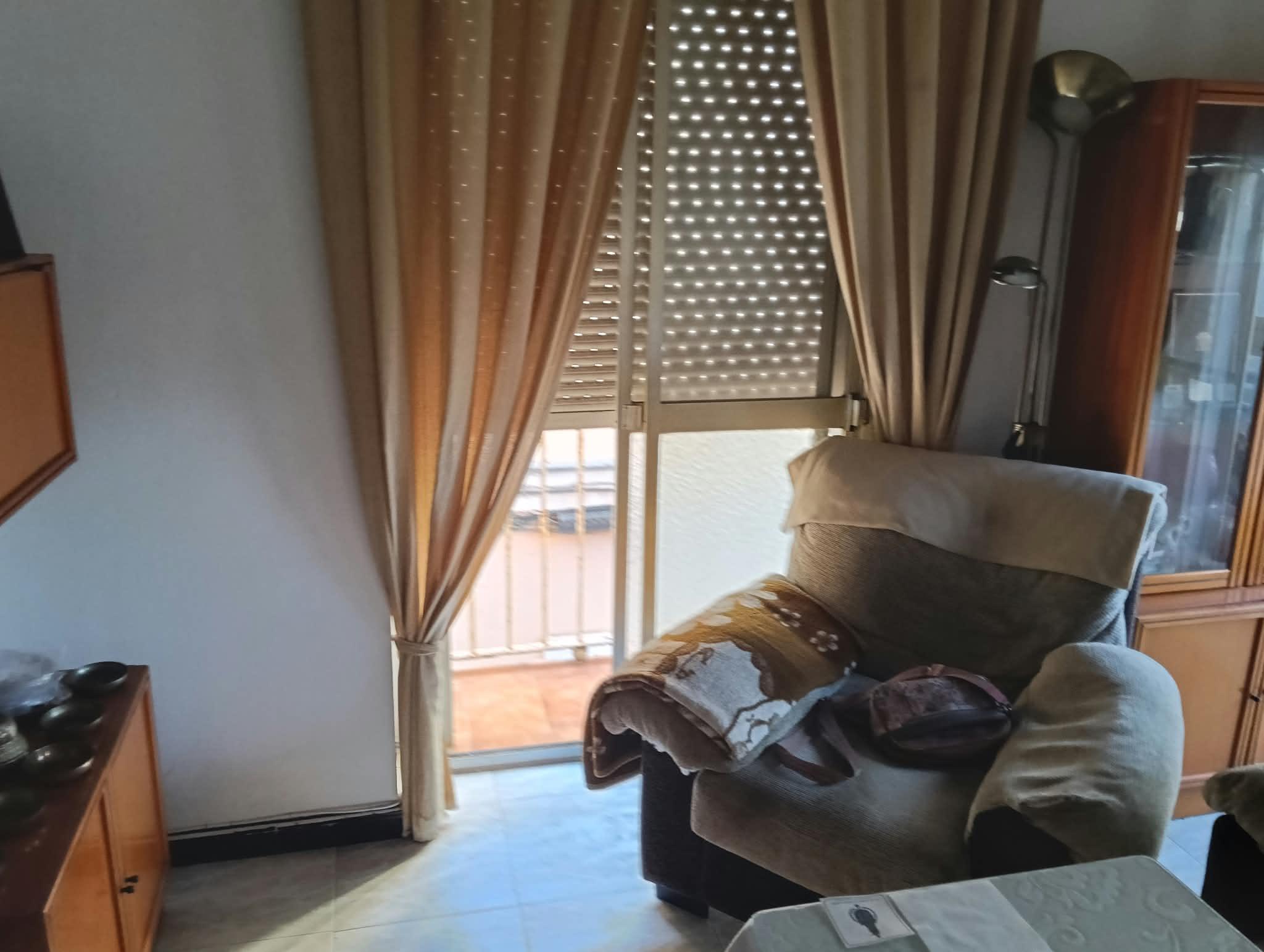 Imagen 3 Piso en venta en Cádiz / A 300 metros de la playa de La Caleta