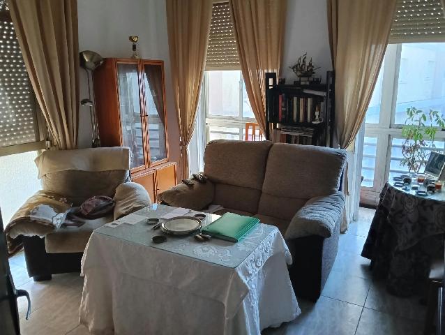 Imagen 1 Inmueble 305880 - Piso en venta en Cádiz / A 300 metros de la playa de La Caleta