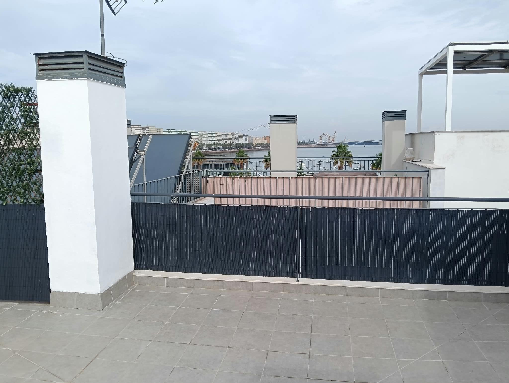Imagen 15 Ático en venta en Cádiz / A 200 metros del Paseo de la Bahía