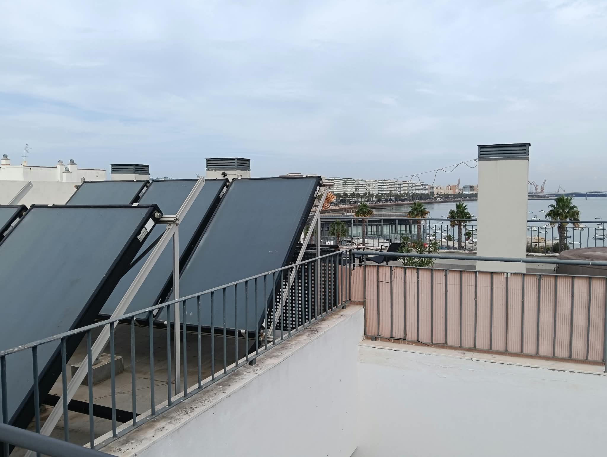 Imagen 19 Ático en venta en Cádiz / A 200 metros del Paseo de la Bahía