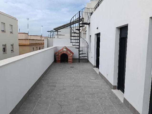 Imagen 1 Inmueble 305955 - Ático en venta en Cádiz / A 200 metros del Paseo de la Bahía