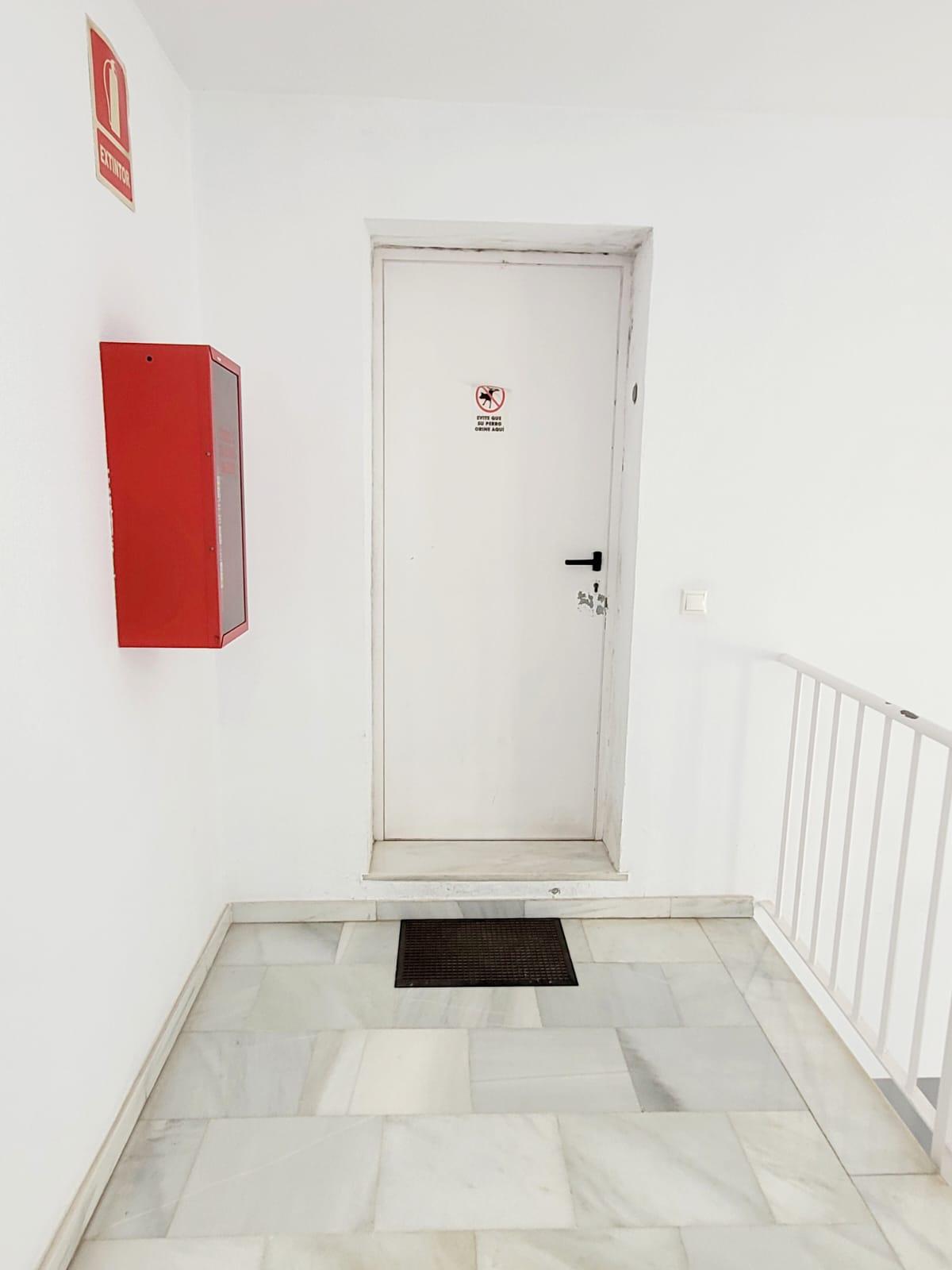Imagen 12 Piso en venta en Chiclana De La Frontera / Al lado de Escuela Infantil Timón