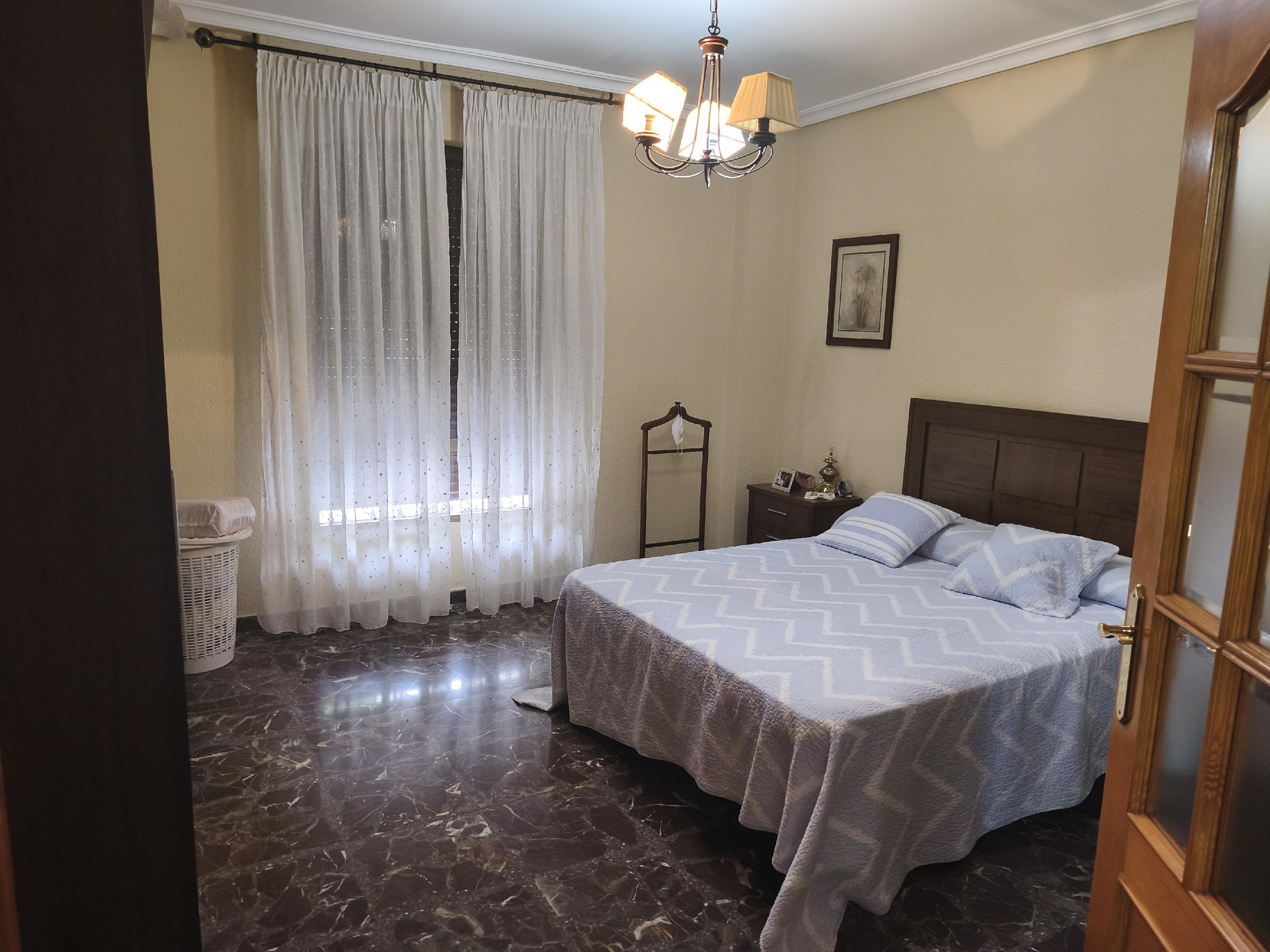 Imagen 16 Casa Pareada en venta en Andújar / Junto a la calle de El Pino, a 5 minutos del centro
