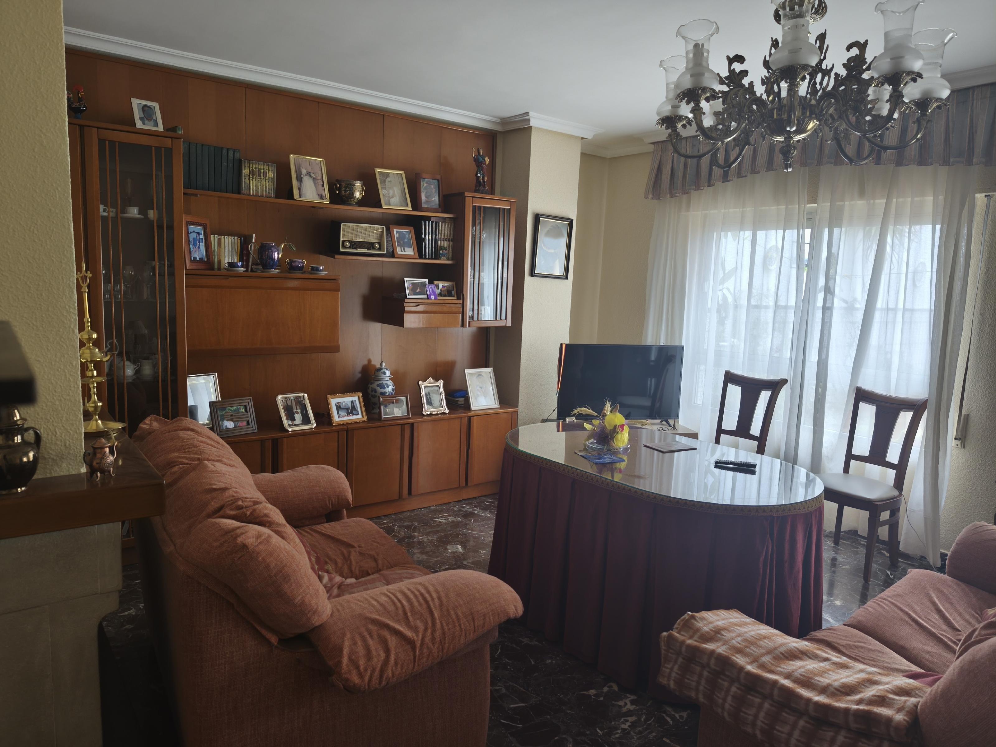 Imagen 1 Casa Pareada en venta en Andújar / Junto a la calle de El Pino, a 5 minutos del centro