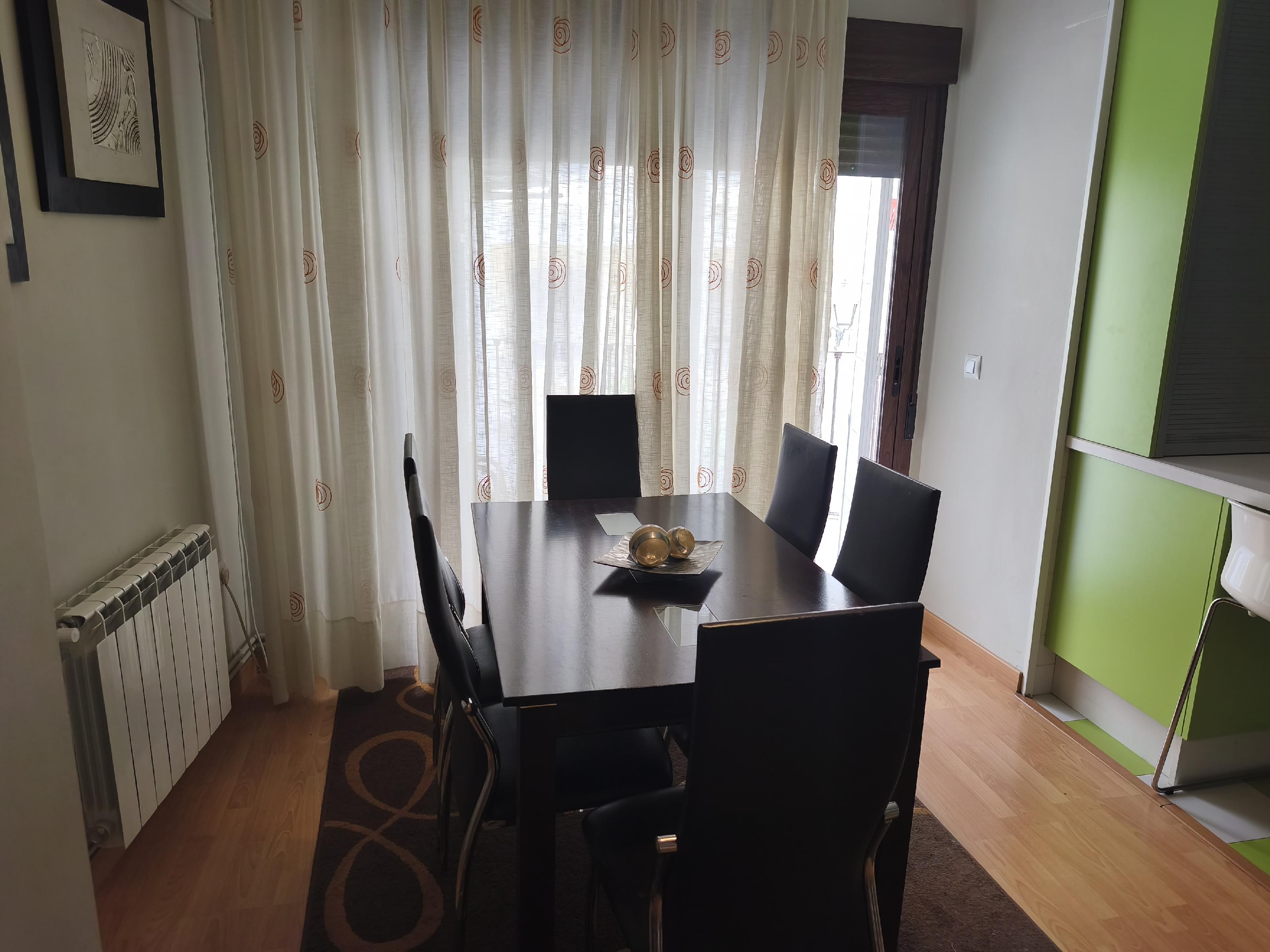 Imagen 3 Apartamento en venta en Andújar / Muy céntrico, a 200 metros del Ayuntamiento