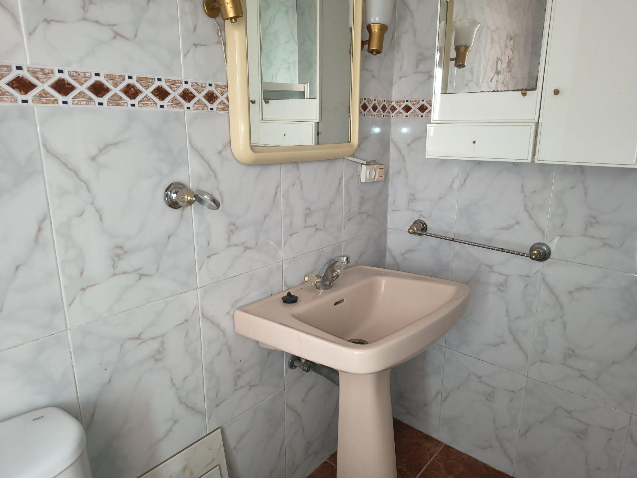 Imagen 4 Casa Adosada en venta en Andújar / A 50 metros del Cuadro de la Virgen
