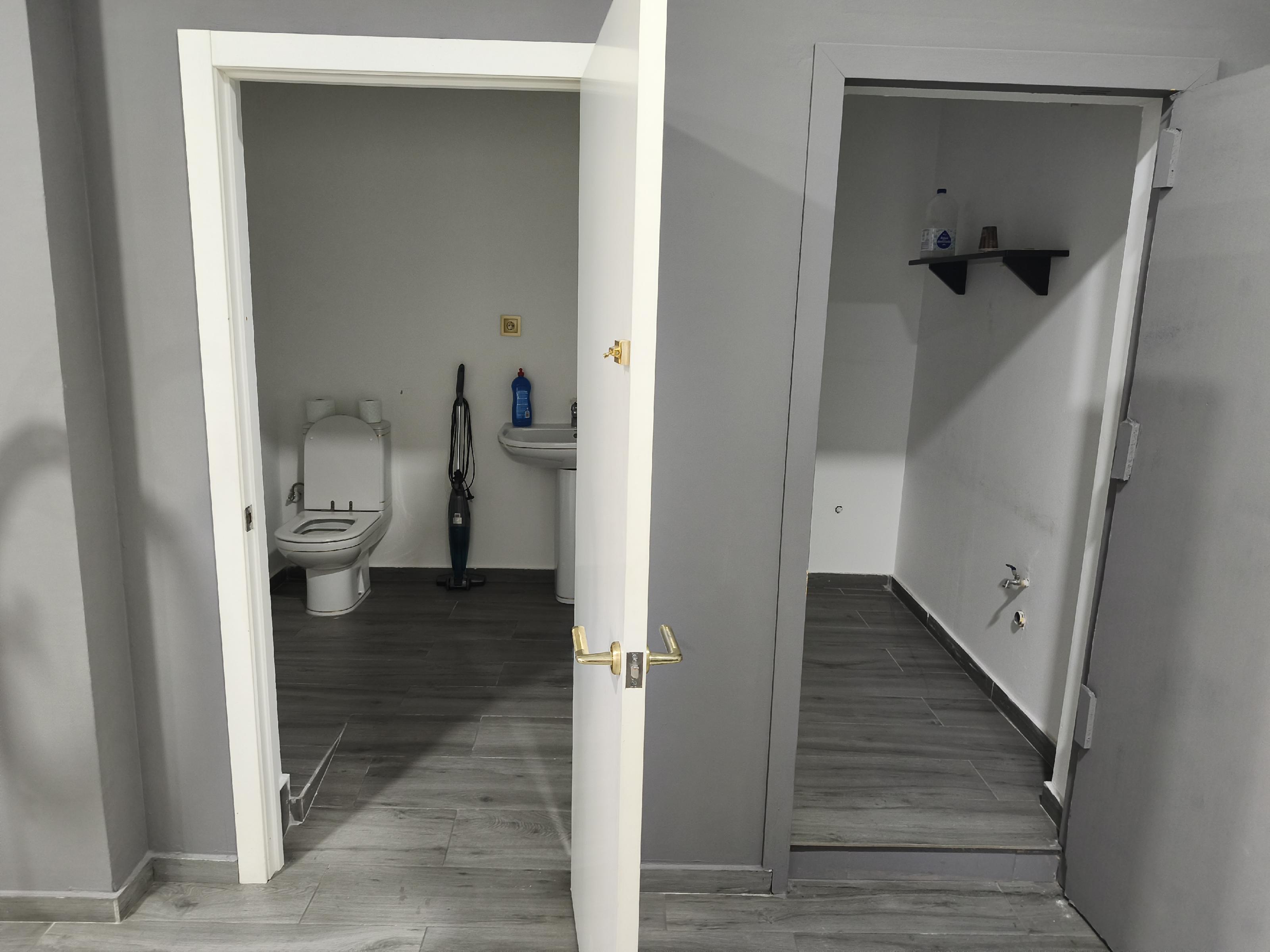 Imagen 3 Local Comercial en venta en Andújar / A 100 metros del Centro de salud Virgen de la Cabeza