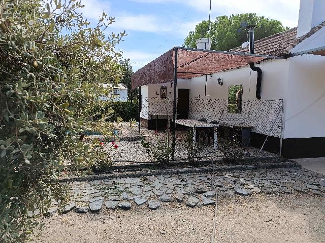 Imagen 4 Inmueble 306239 - Casa Rústica en venta en Andújar / A 100 metros del cruce del Alcornoque