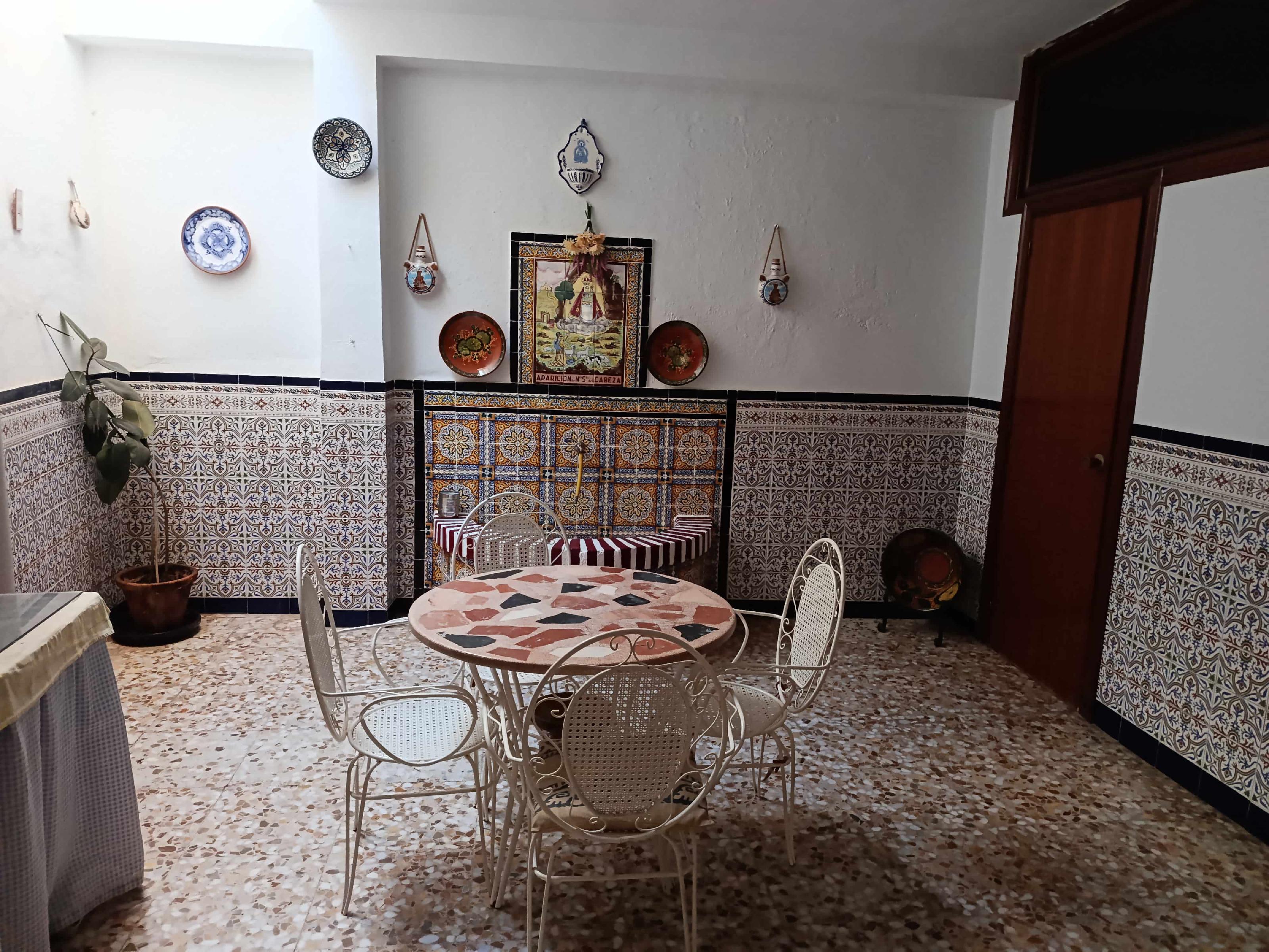 Imagen 3 Casa Adosada en venta en Andújar / A 50 metros del Cuadro de la Virgen