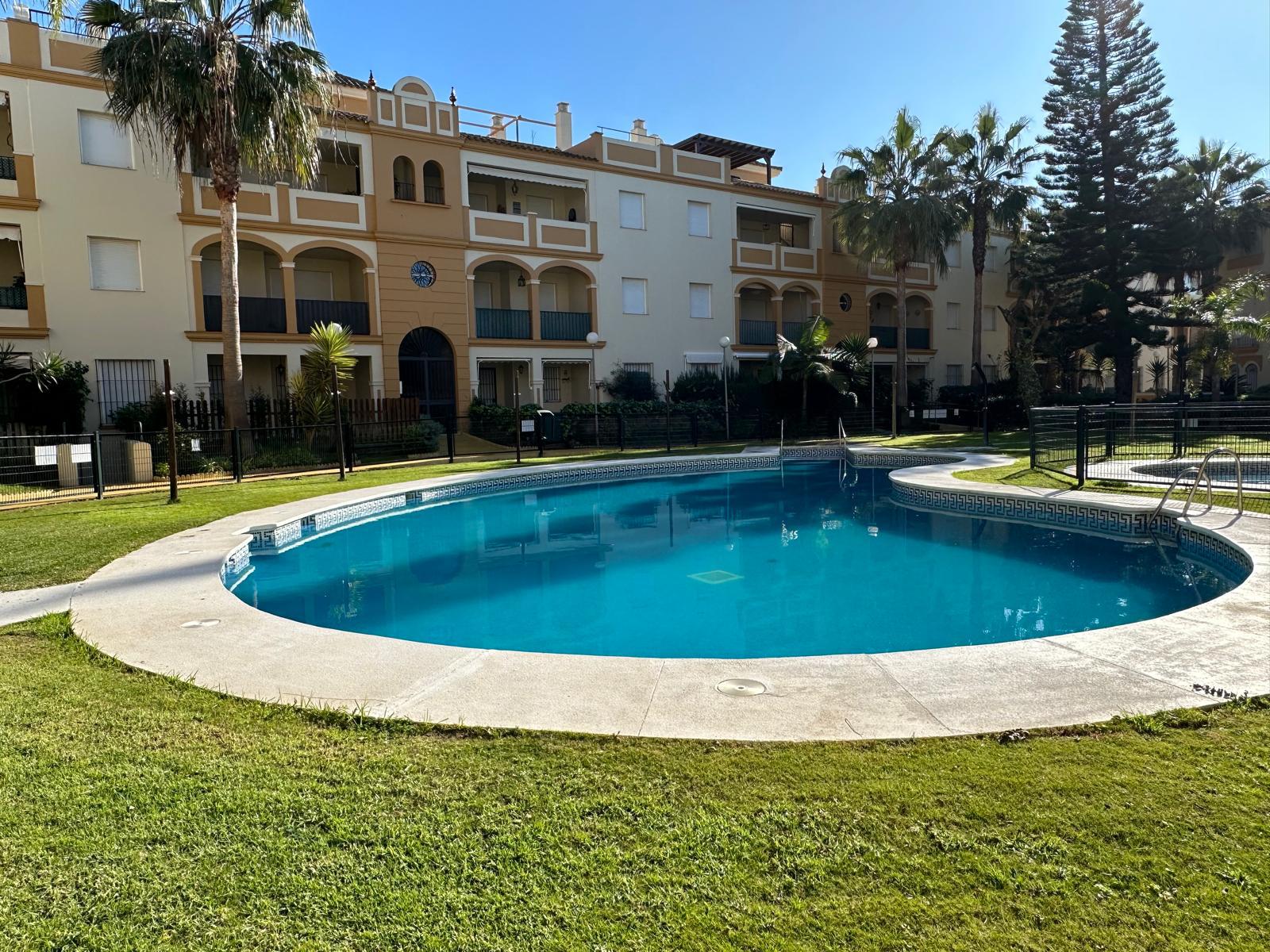 Imagen 3 Apto. Playa en venta en Rota / Ubicado a primera línea de mar junto Hotel PlayaBallena