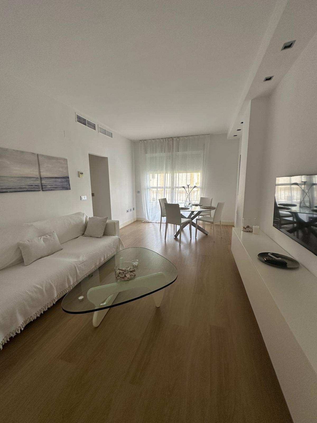 Imagen 11 Apto. Playa en venta en Rota / Ubicado a primera línea de mar junto Hotel PlayaBallena