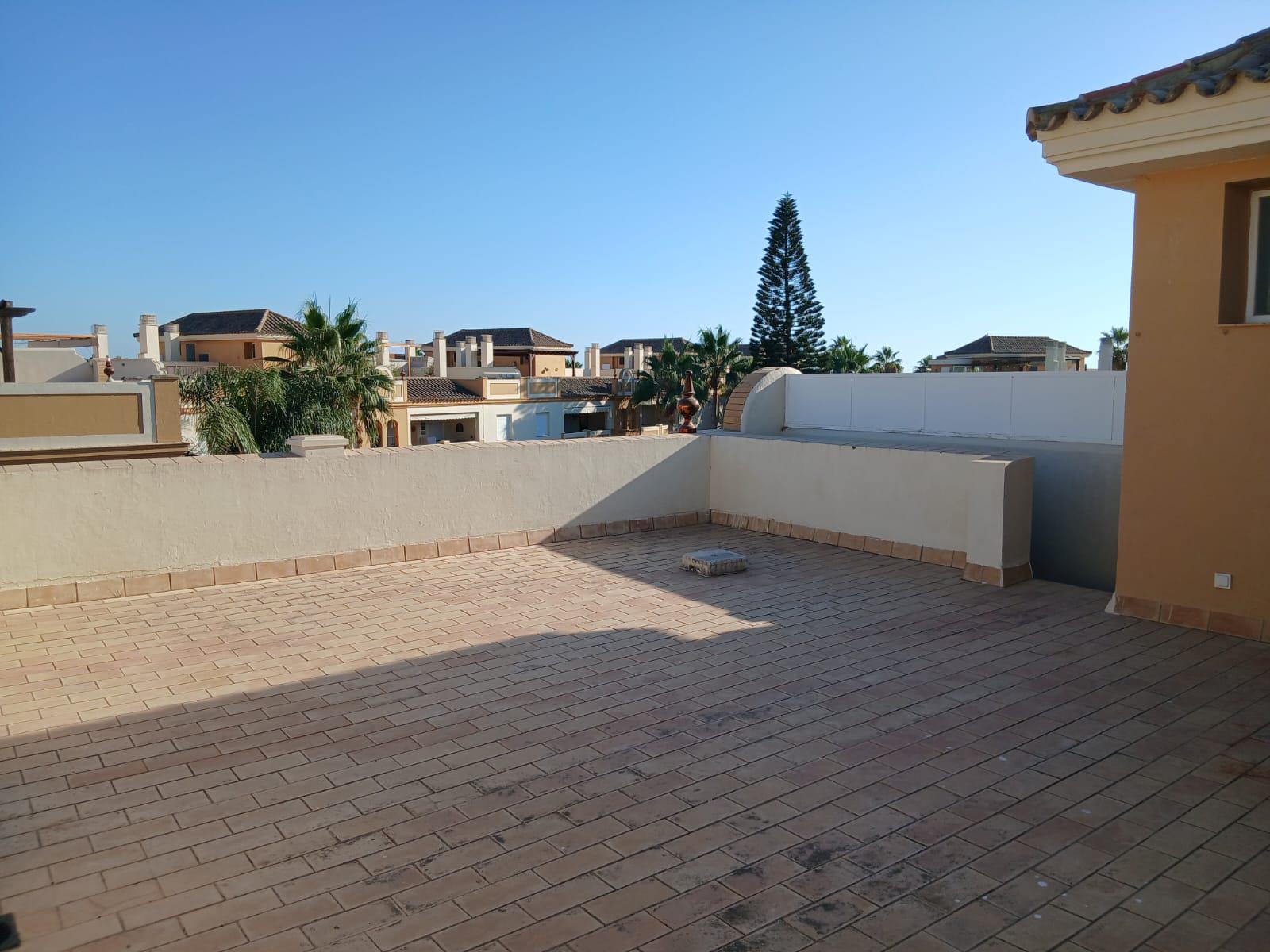 Imagen 18 Apto. Playa en venta en Rota / Ubicado a primera línea de mar junto Hotel PlayaBallena