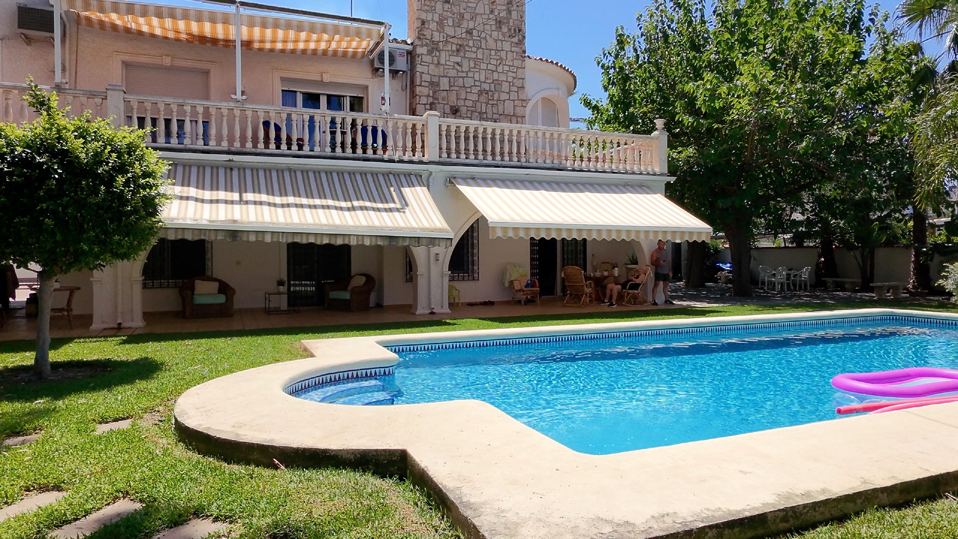 Imagen 35 Casa en venta en Dénia / Cerca del restaurante Cova del Mero.