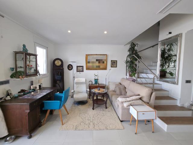 Imagen 4 Inmueble 302456 - Casa Pareada en venta en Verger (El) / Cerca del centro comercial La Segaría.