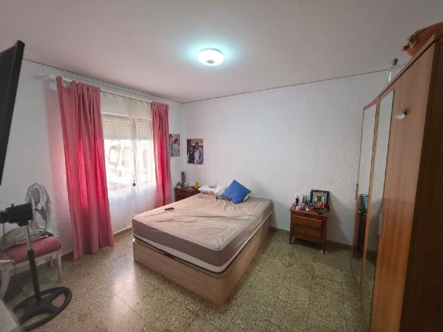 Imagen 3 Inmueble 303783 - Casa Adosada en venta en Ondara / Cerca del centro comercial Portal de La Marina.