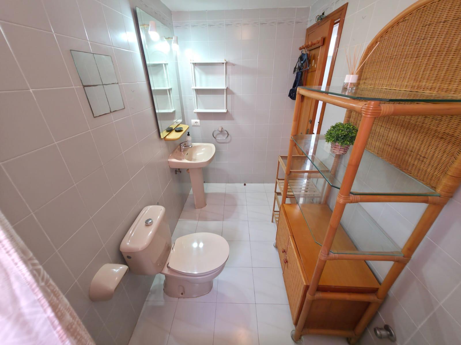 Imagen 13 Casa Adosada en venta en Dénia / Cerca de la playa marineta casiana.
