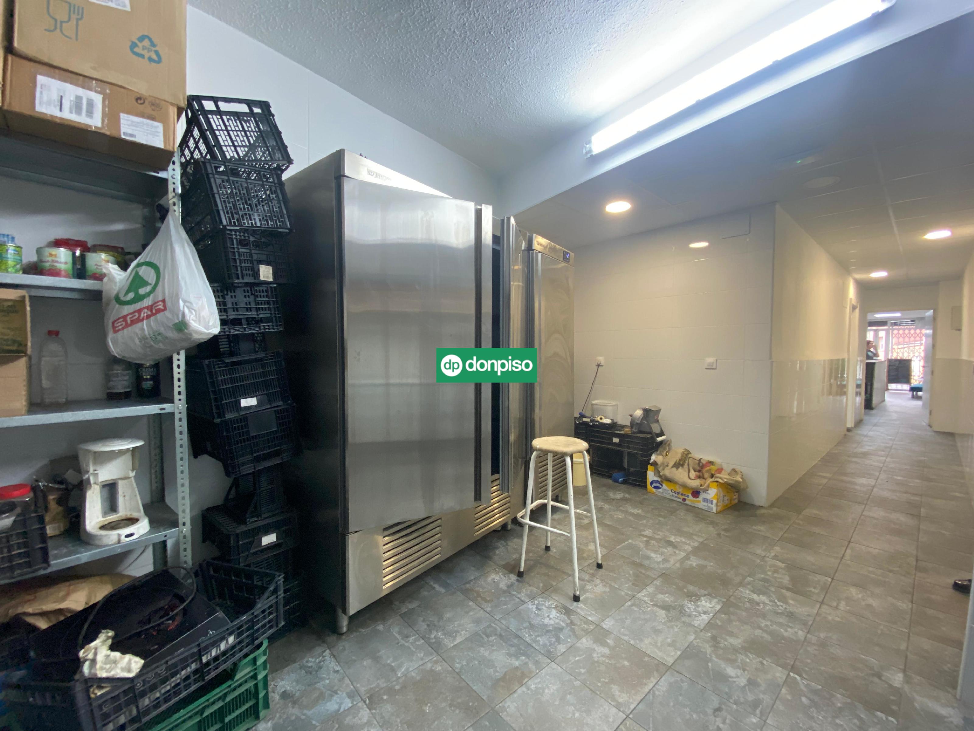 Imagen 17 Local Comercial en venta en Cáceres / Cerca de la Plaza de toros