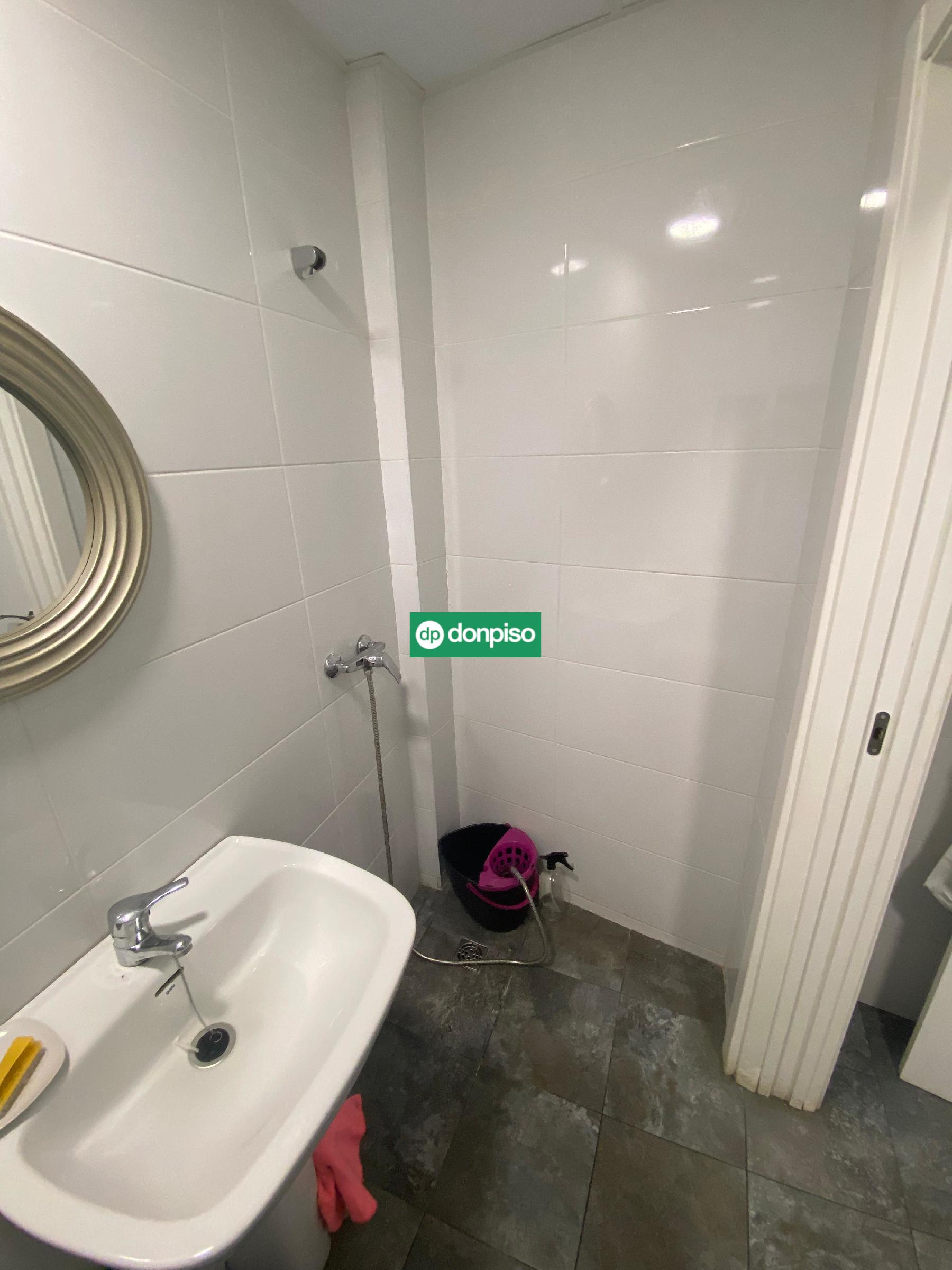 Imagen 19 Local Comercial en venta en Cáceres / Cerca de la Plaza de toros