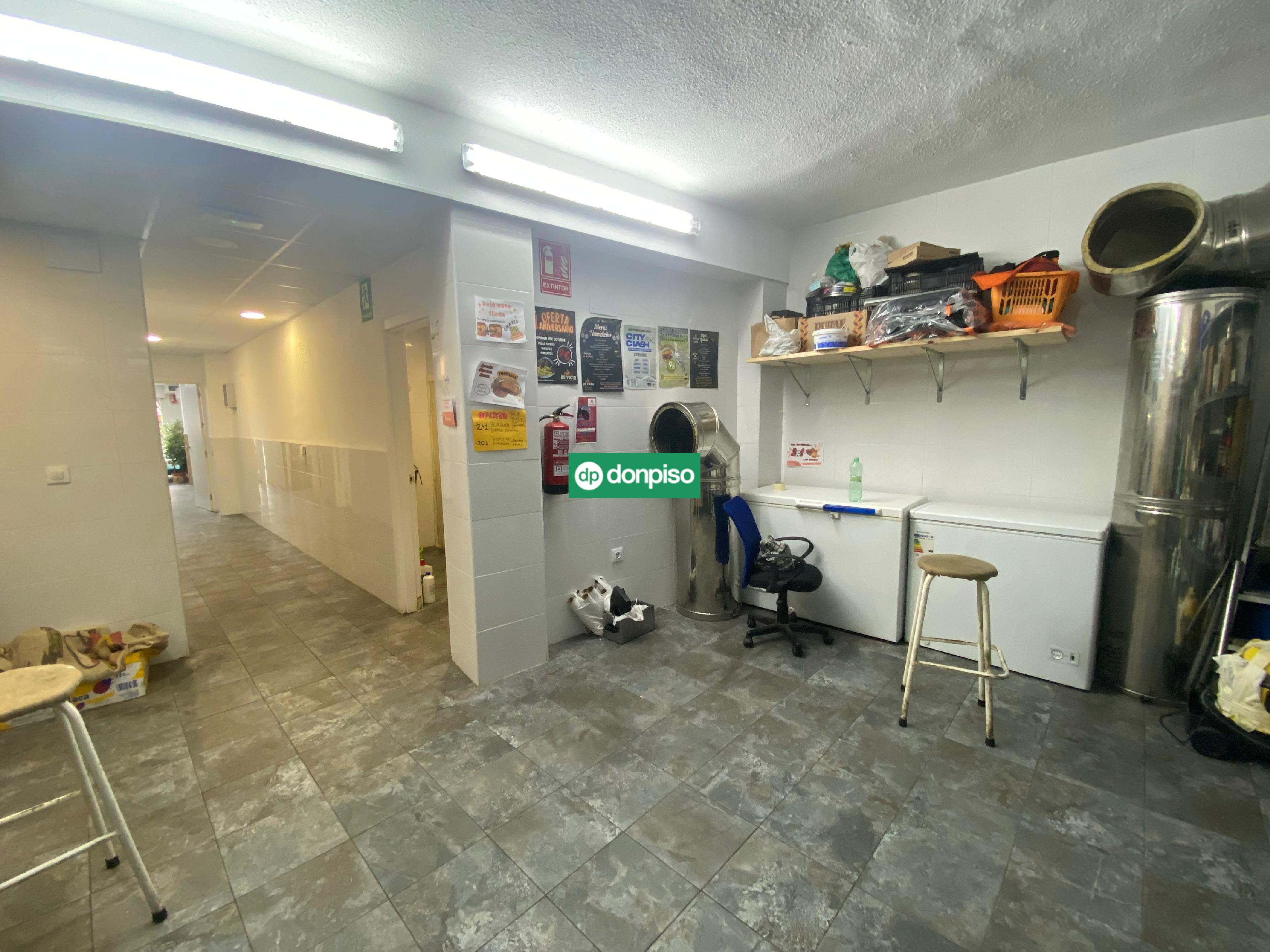 Imagen 15 Local Comercial en venta en Cáceres / Cerca de la Plaza de toros