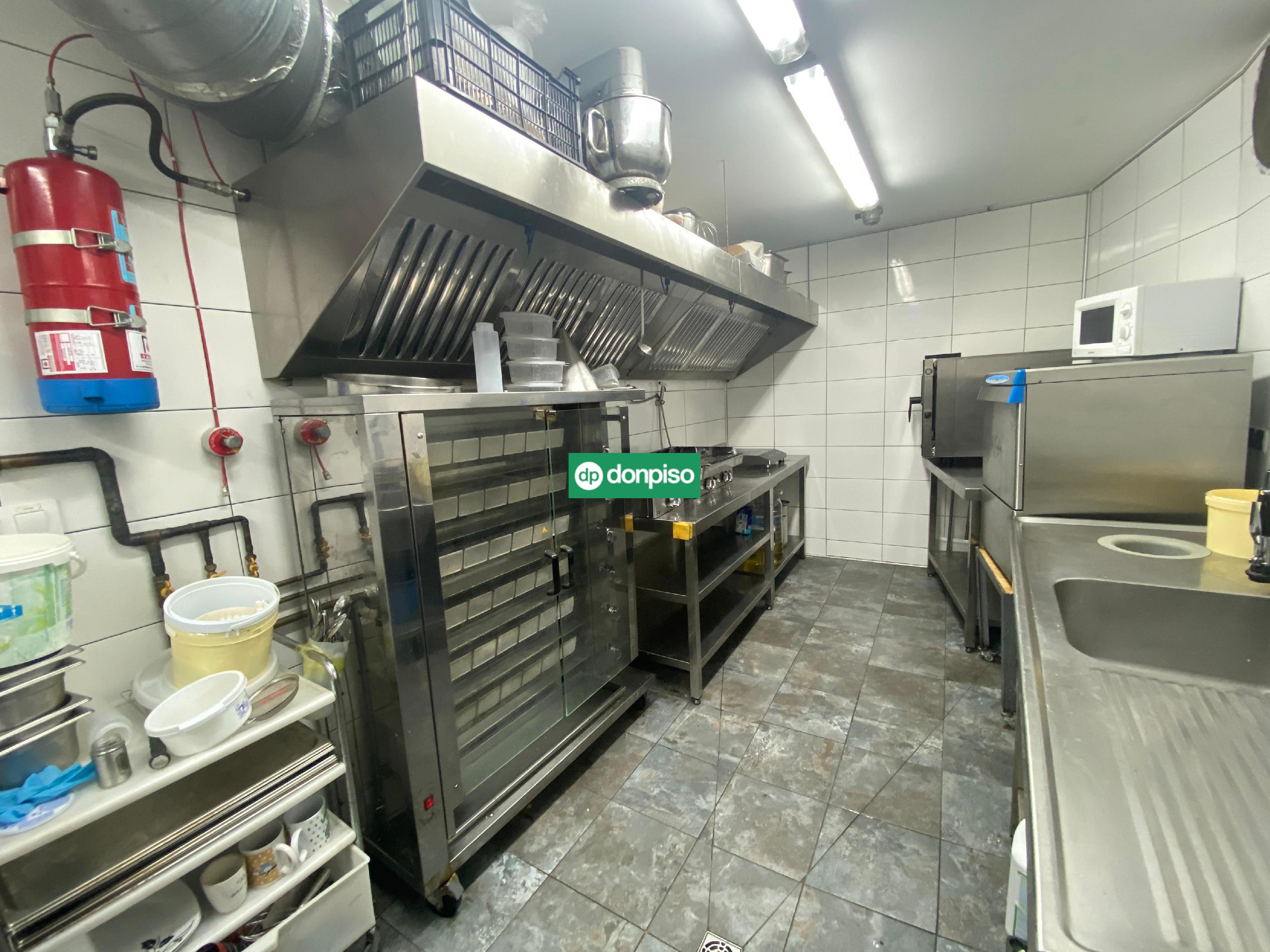 Imagen 12 Local Comercial en venta en Cáceres / Cerca de la Plaza de toros