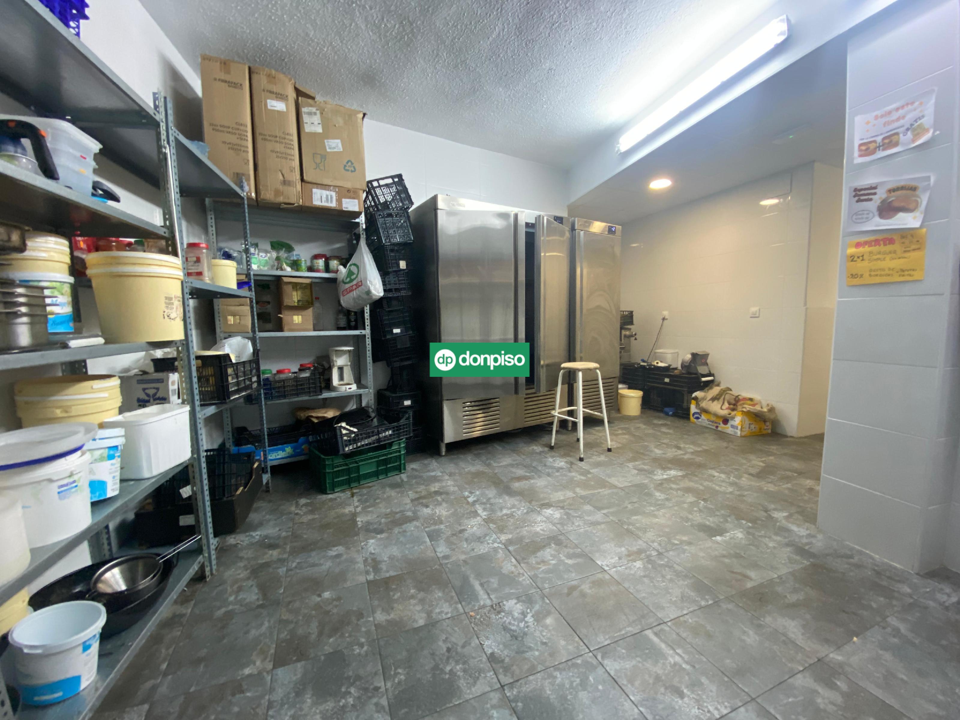 Imagen 16 Local Comercial en venta en Cáceres / Cerca de la Plaza de toros