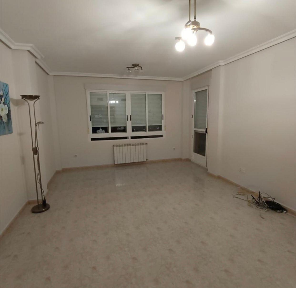 Imagen 5 Apartamento en alquiler en Cáceres / Zona de los Castellanos