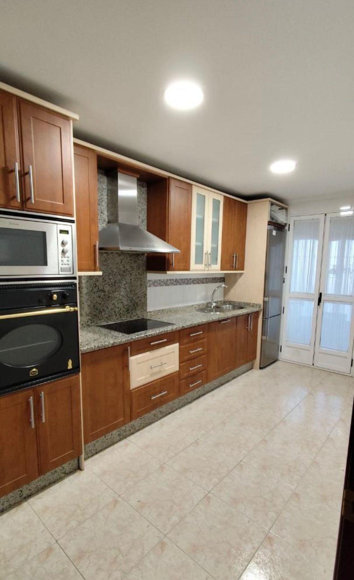 Imagen 2 Apartamento en alquiler en Cáceres / Zona de los Castellanos