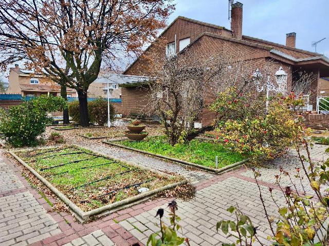 Imagen 1 Inmueble 299132 - Casa Aislada en venta en Camarma De Esteruelas / Cerca a carretera de Valdeavero en Camarma 