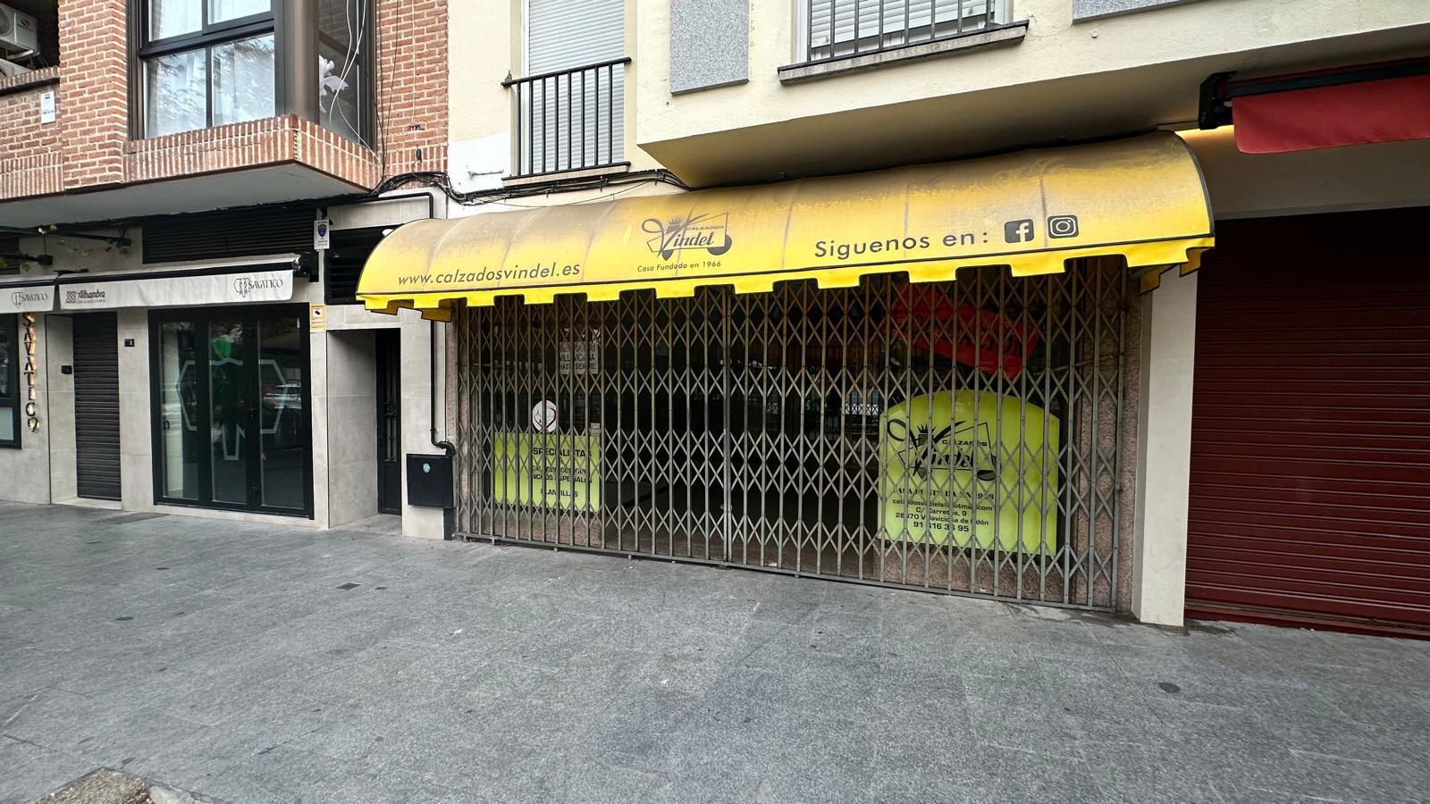 Imagen 4 Local Comercial en alquiler en Villaviciosa De Odón / Local en plena zona comercial en cal...