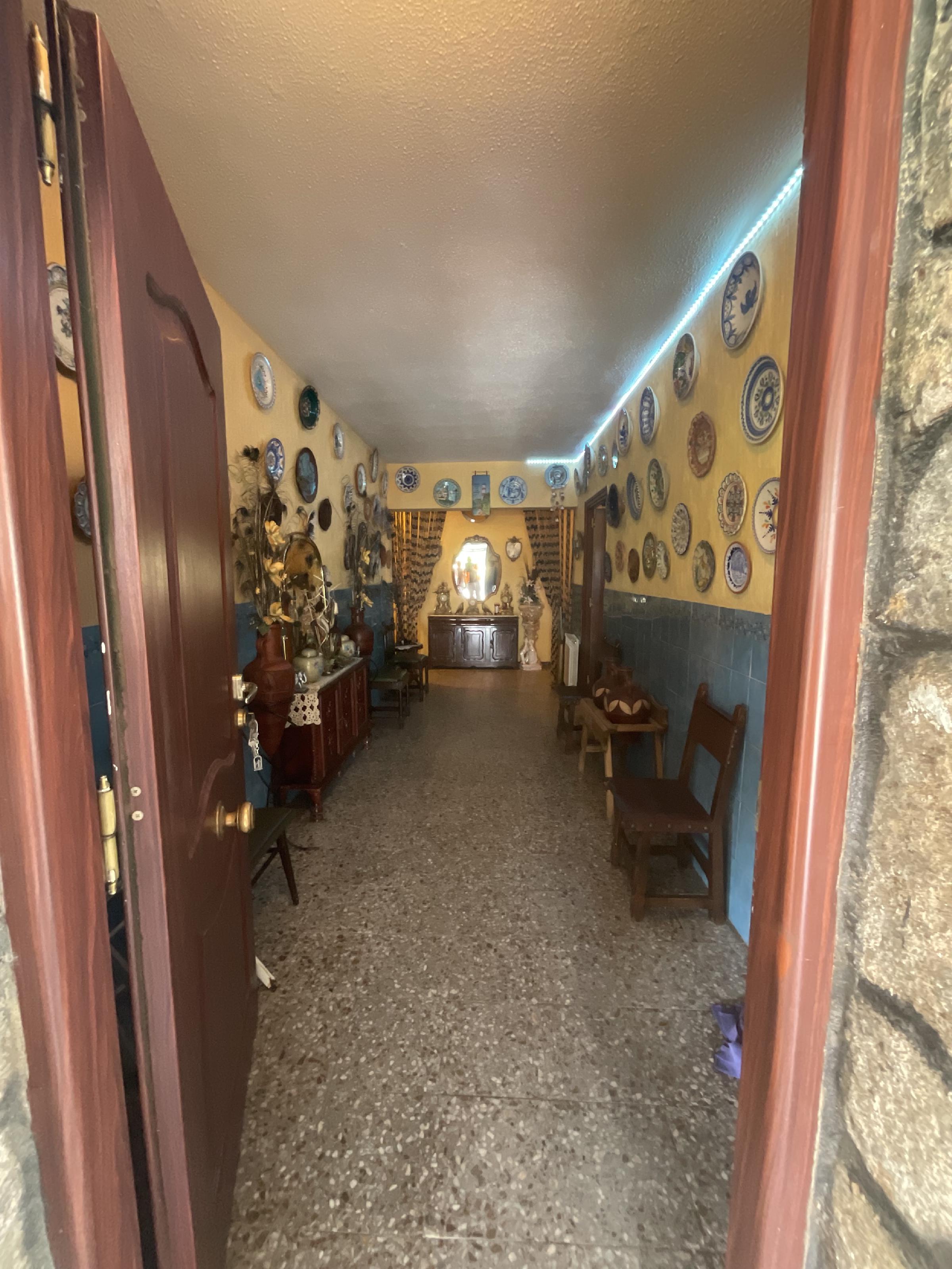 Imagen 3 Casa Aislada en venta en Escalona / Chalet aislado en venta con gran parcela con vistas