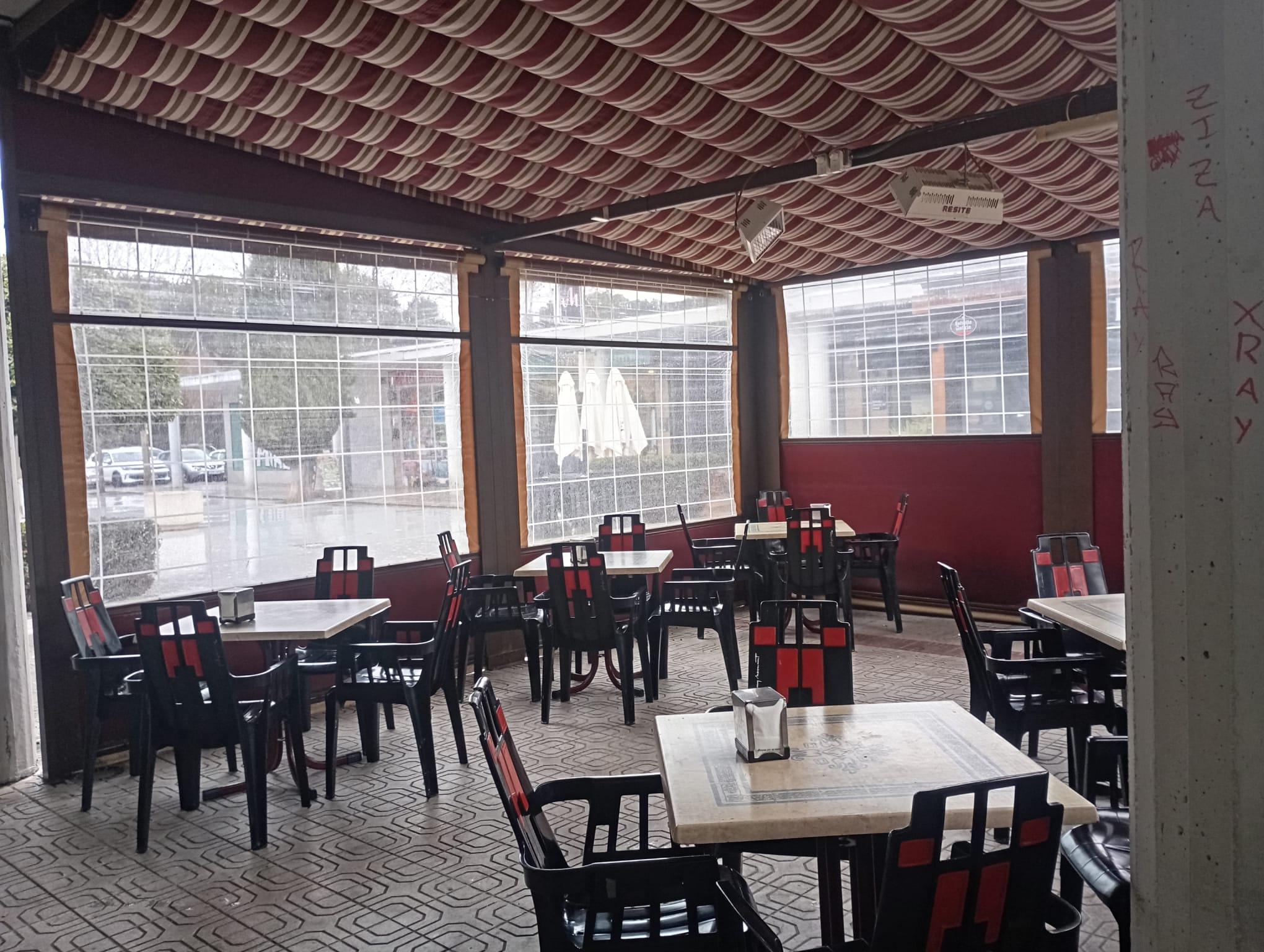 Imagen 1 Local Comercial en venta en Villaviciosa De Odón / Restaurante ubicado en el bosque con cartera