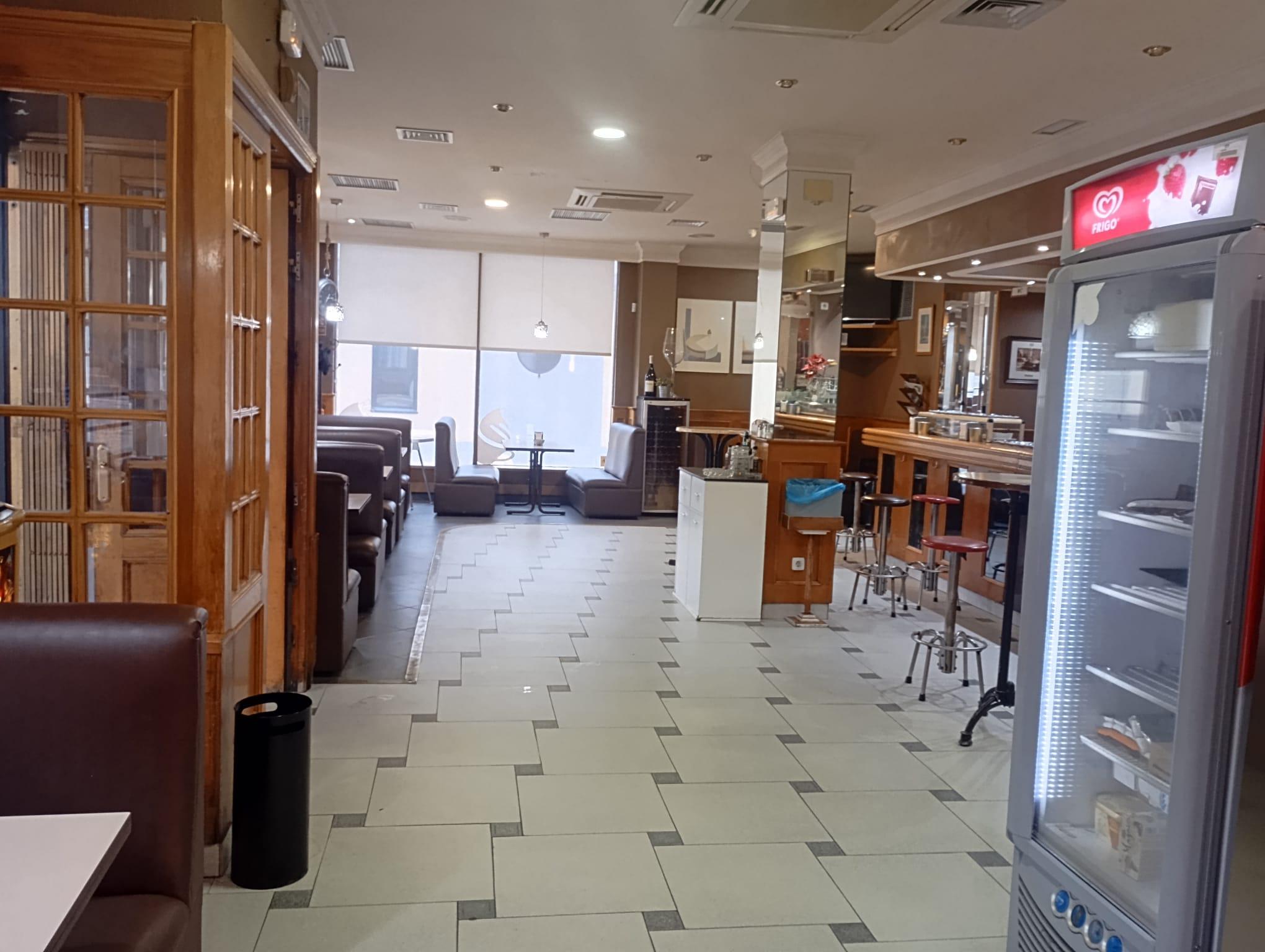 Imagen 8 Local Comercial en venta en Villaviciosa De Odón / Restaurante ubicado en el bosque con cartera