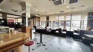 Imagen 7 Local Comercial en venta en Villaviciosa De Odón / Restaurante ubicado en el bosque con cartera