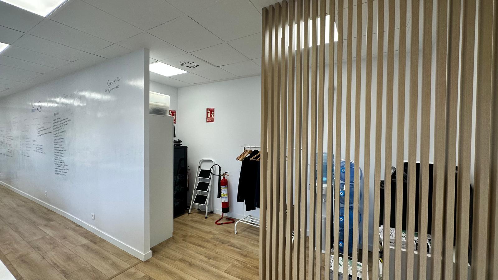 Imagen 3 Local Comercial en venta en Villaviciosa De Odón / Locales en edificio de oficinas en pol....