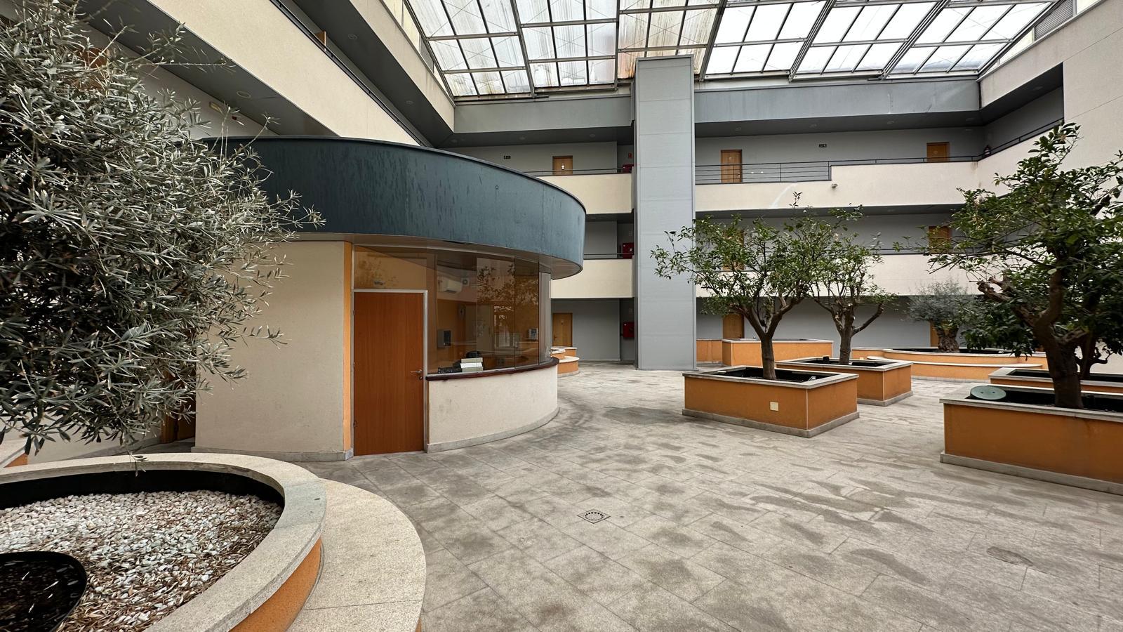 Imagen 6 Local Comercial en venta en Villaviciosa De Odón / Locales en edificio de oficinas en pol....