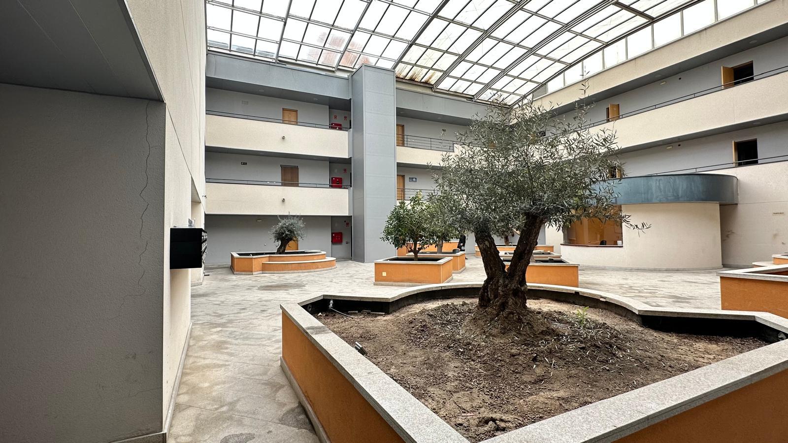 Imagen 7 Local Comercial en venta en Villaviciosa De Odón / Locales en edificio de oficinas en pol....