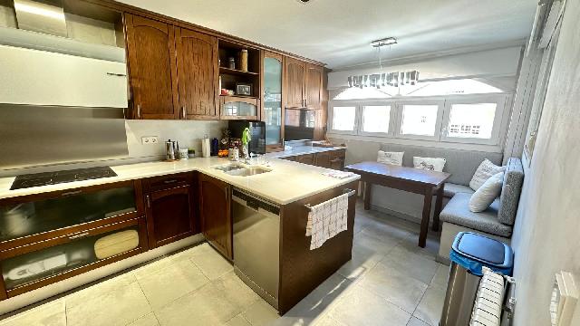 Imagen 5 Inmueble 302046 - Casa Adosada en venta en Alcorcón / Chalet en zona de las retamas para entrar a vivir