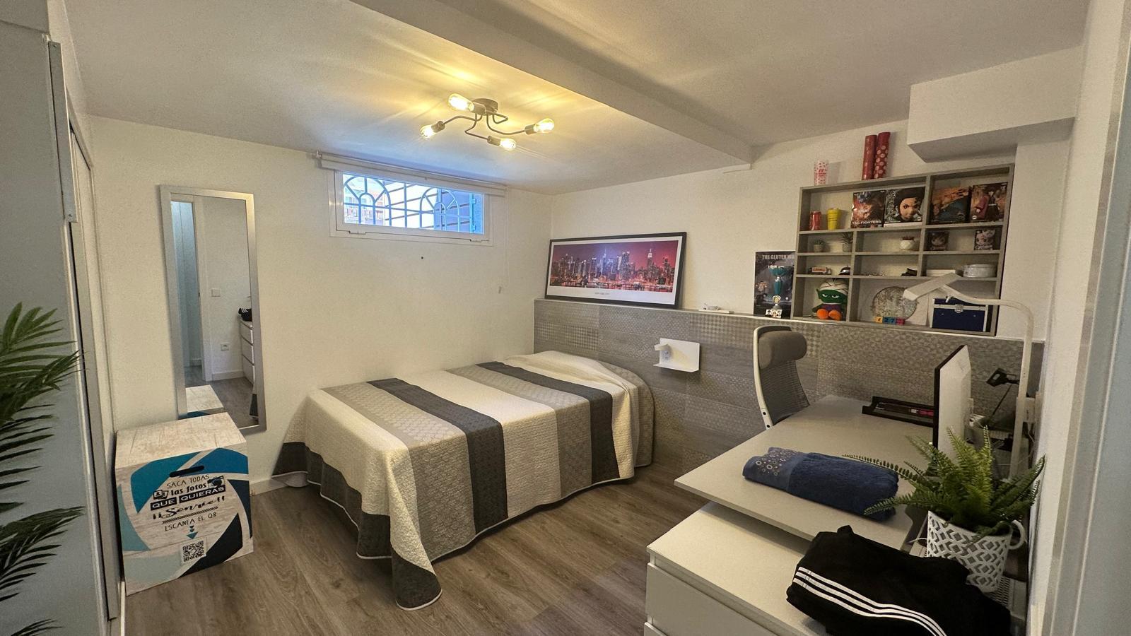 Imagen 30 Casa Adosada en venta en Alcorcón / Chalet en zona de las retamas para entrar a vivir